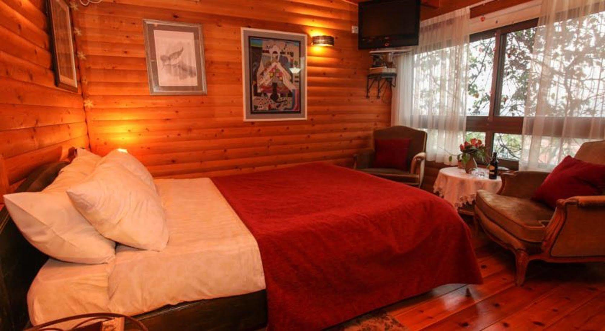 Havaya Ba Nof Lodge Рош Пина Екстериор снимка